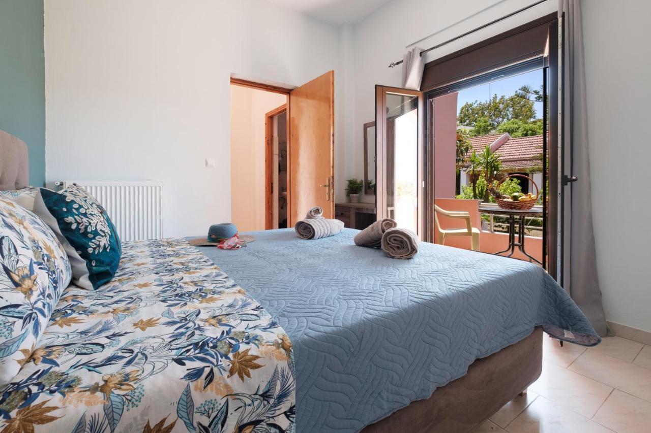 Mouzakitis Apartments 4 アリラス エクステリア 写真