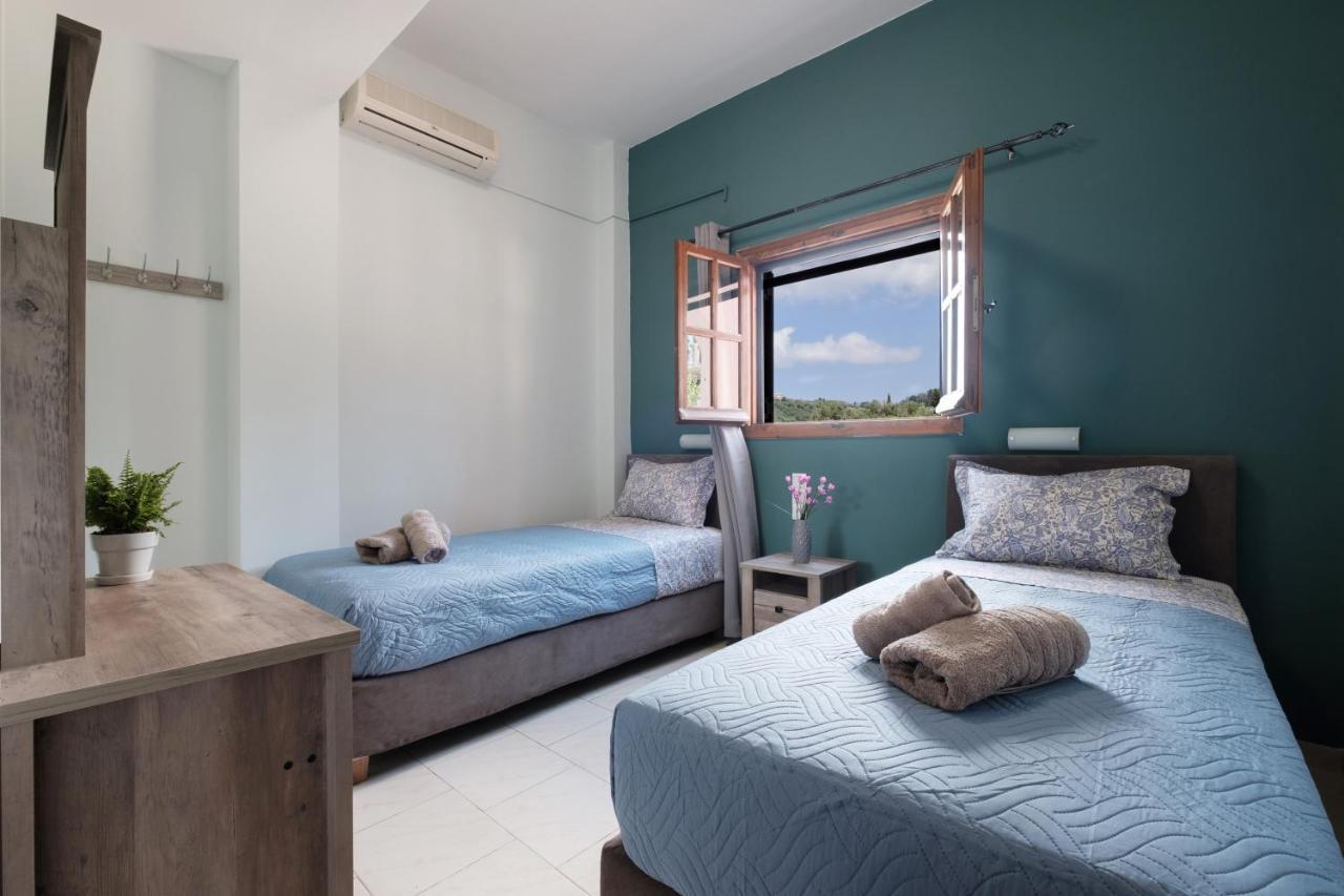 Mouzakitis Apartments 4 アリラス エクステリア 写真